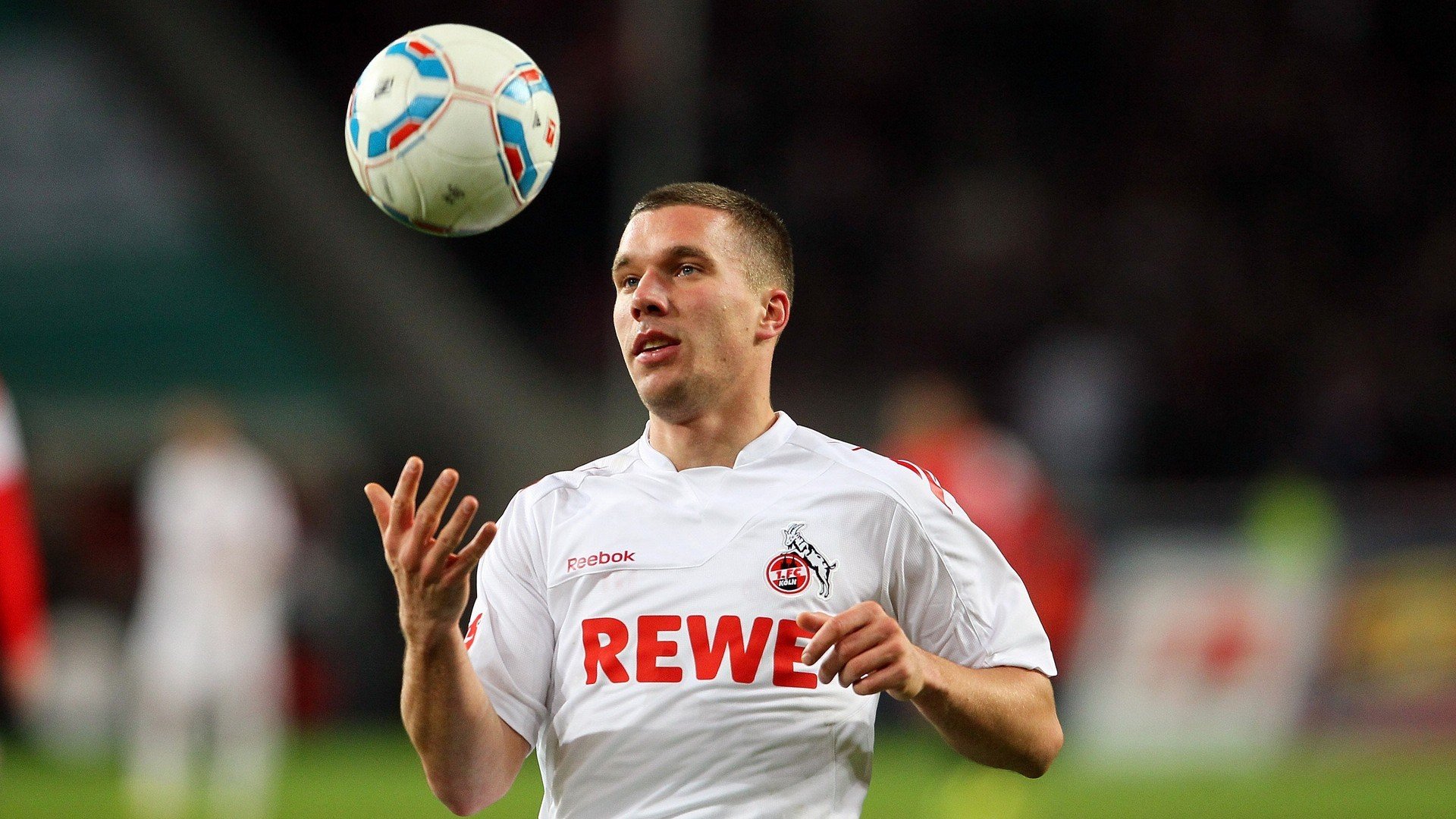 阿圭罗的黄昏绝唱,当突尼斯掀翻拉齐奥,足球的旧神谱正在重写